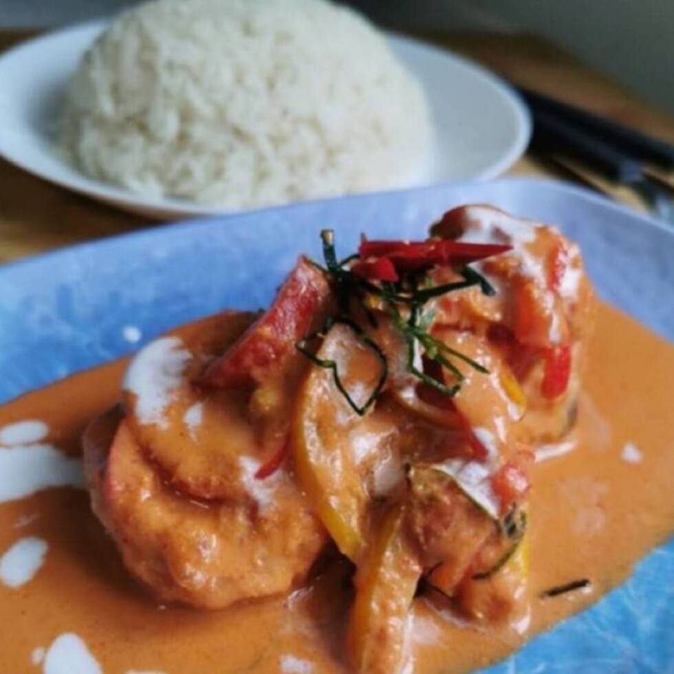 Choo Chee (Red Salmon Curry) from All Bowls - Cooked by Anusara อนุสรา - Halal
