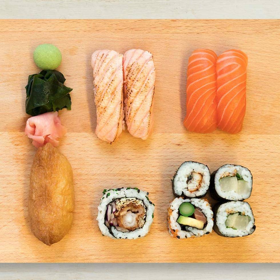 Hand-made Sushi Selection (Medium)