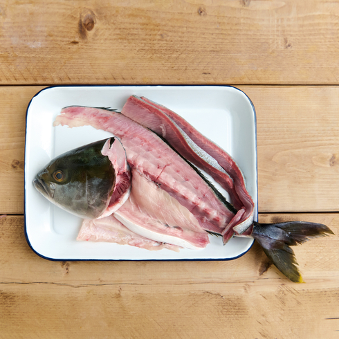 ハマチのあら 600-800g by Nobu Sakaguchi (15 years at a Michelin starred)