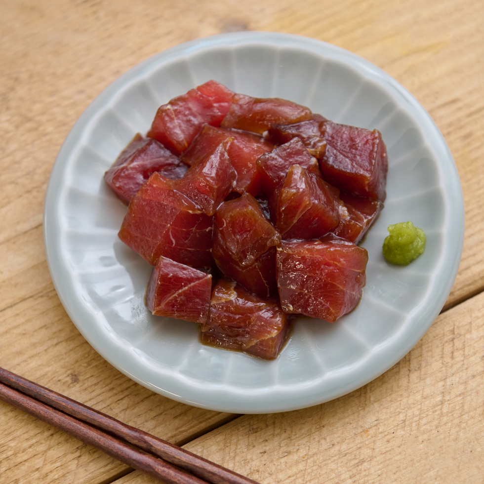 本マグロの赤身ぶつ切り漬け 90-100g by 坂口信政（1つ星で15年）