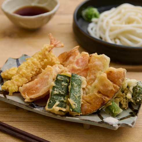 Hiyashi Udon Noodles with Assorted Tempura (Prawn and Veg)