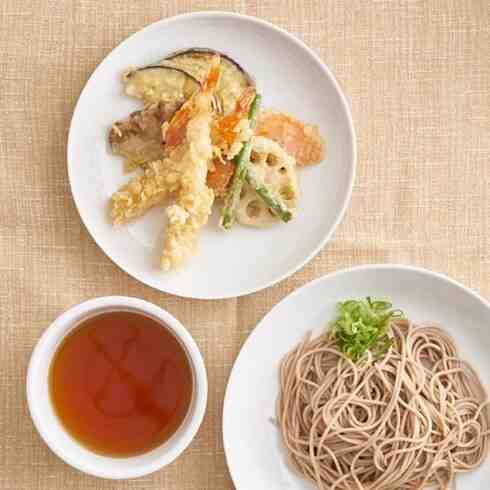 冷やし蕎麦 海老とお野菜の天ぷら盛り合わせ