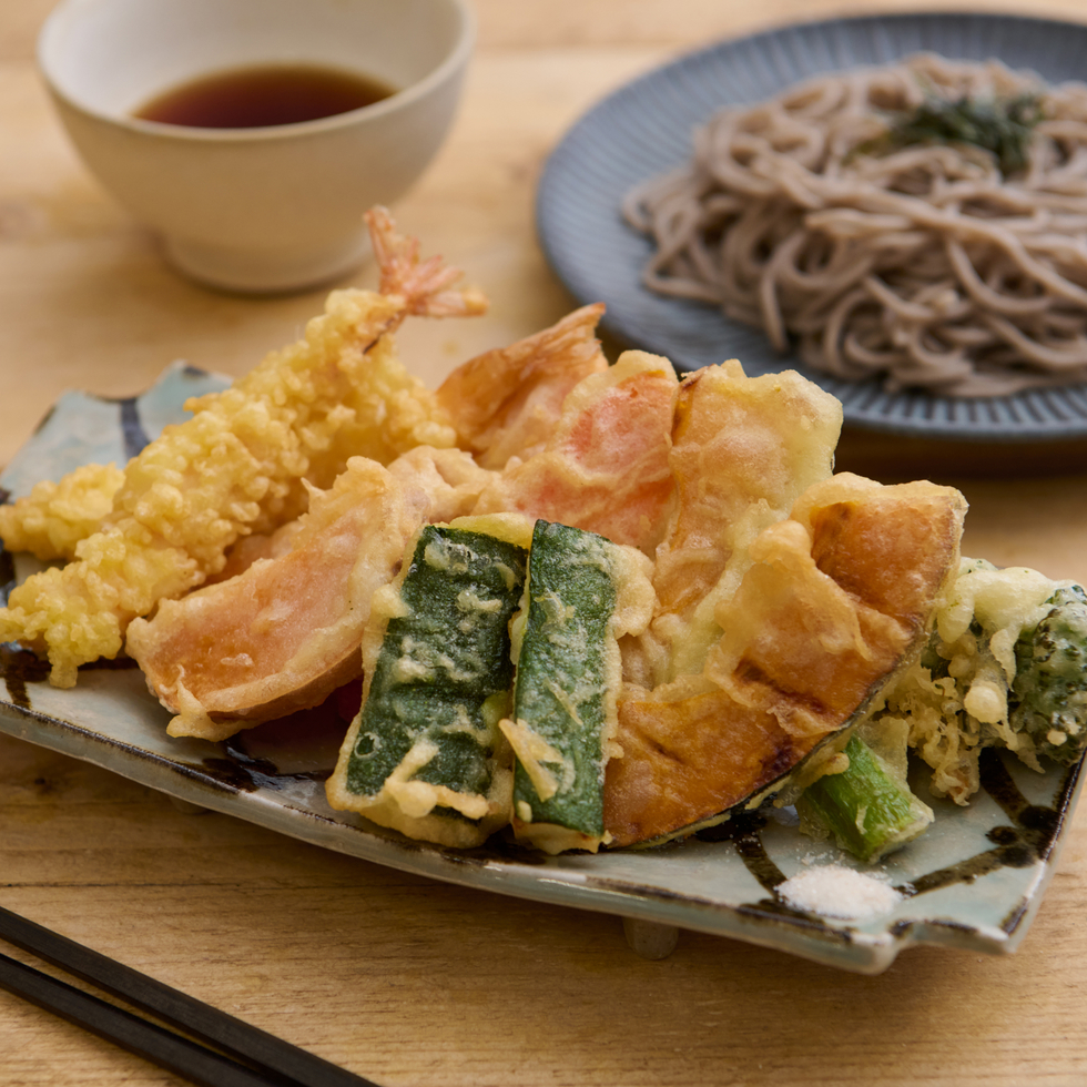 Hiyashi Soba Noodles with Assorted Tempura (Prawn and Veg)