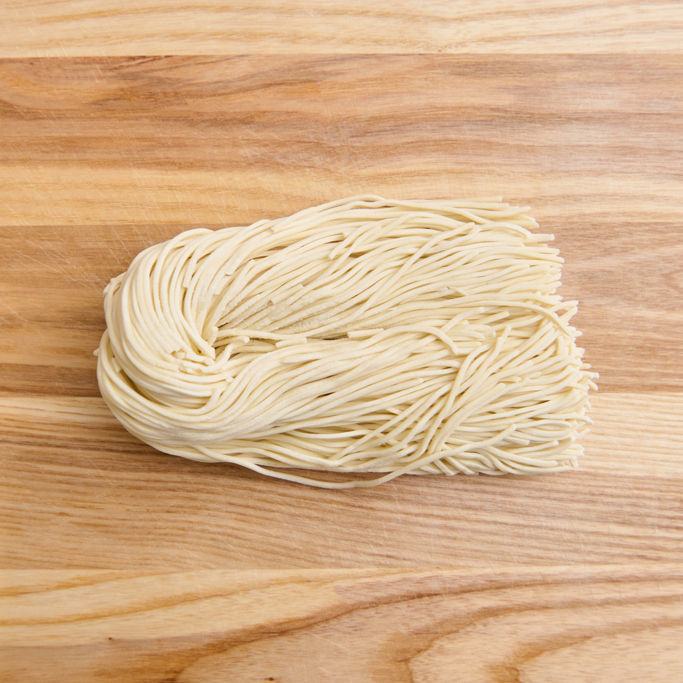 Monohon製日本産小麦のプレミアム自家製博多細麺 130g