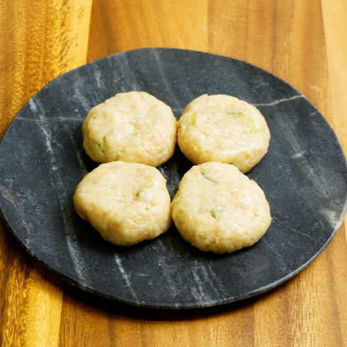 お家で焼くだけの自家製 お子様用鶏ひき肉ハンバーグ 40g x 4pcs