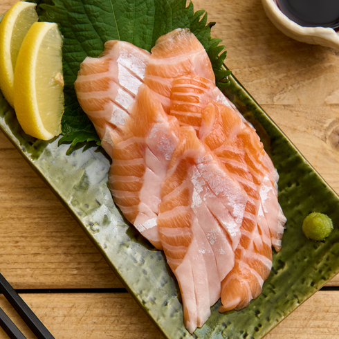 Toro Salmon Sashimi Sashimi 80-90g by Nobu Sakaguchi (15 years at a Michelin starred)