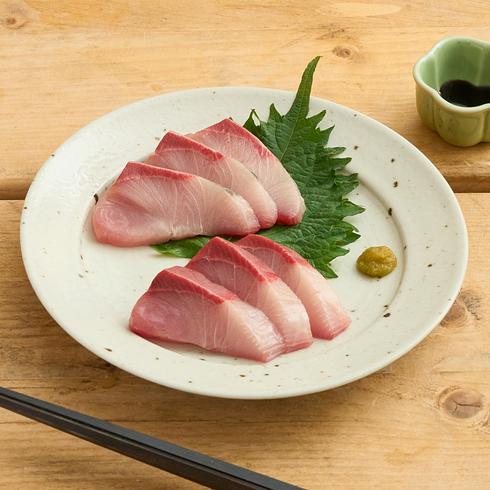 Yellowtail from Kagoshima Sashimi 6pcs 80-90g by Nobu Sakaguchi (15 years at a Michelin starred)