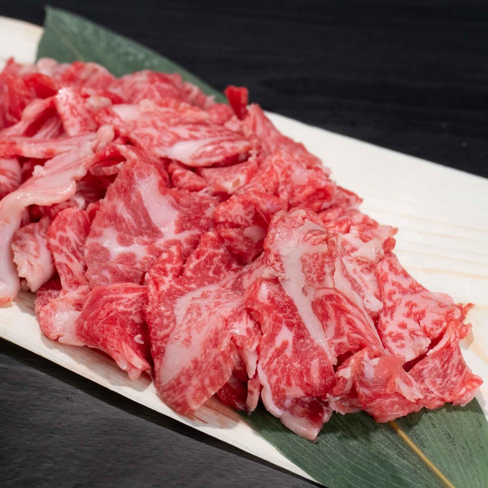 Premium Japanese A5 Wagyu Beef Offcuts by Fumiya Kase (a Michelin-Starred Chef-owner)  / 和牛碎切片 190-200g