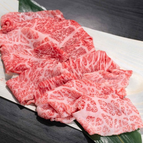 WASO厳選 プレミアムA5鹿児島県産黒毛和牛 肩ロース すき焼き＆しゃぶしゃぶ用 100-110g