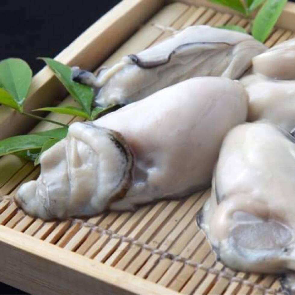 **Oyster 4pcs/ 牡蠣 4個入り by Nobu Sakaguchi (Roka's ex head sushi chef)