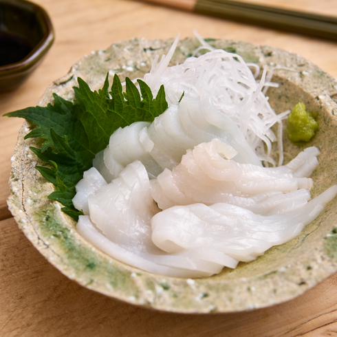 Squid Sashimi 55-60g by Nobu Sakaguchi (15 years at a Michelin star)