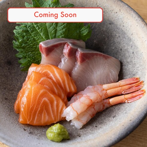 (Bientôt) Sélection de Sashimi (9pcs : Saumon, Sériole, Amaebi) 70g par Nobu Sakaguchi (15 ans dans une étoile Michelin)