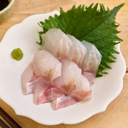 Sashimi de Bar 6pcs/60g par Nobu Sakaguchi (15 ans à un Michelin)