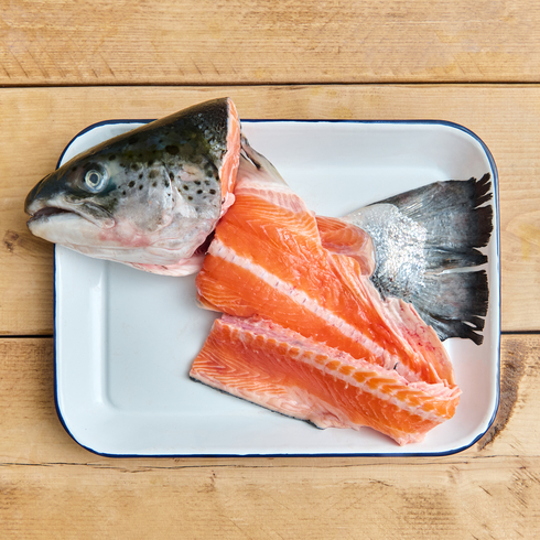 （近日登場） 鮭のあら 800-1000g by Nobu Sakaguchi (15 years at a Michelin star)