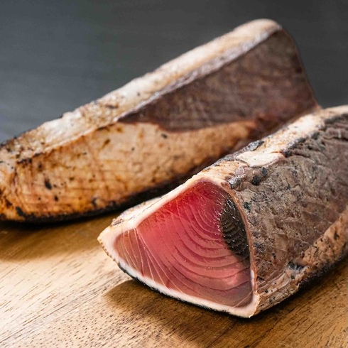 Bonito poêlé pour sashimi 1pc 280-300g par Nobu Sakaguchi (15 ans dans un étoilé Michelin)