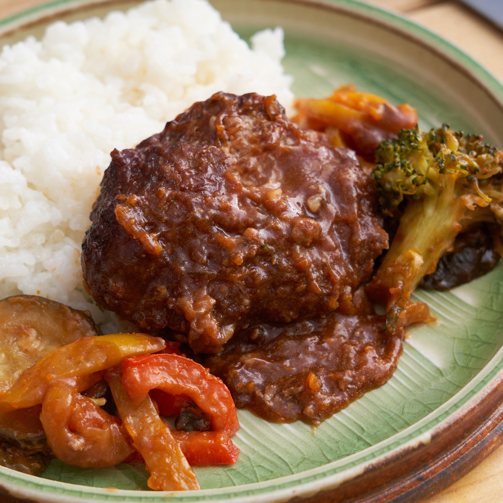 お子さま用 自家製手ごねデミグラスハンバーグ 焼き野菜添え