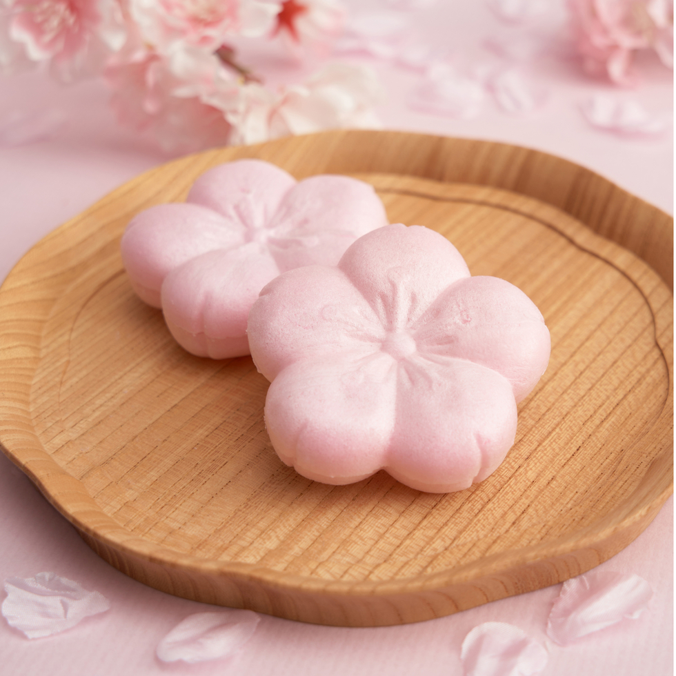 Kaneido Hanachitose Monaka Red Sakura (White Bean Paste)  1 pc <Seasonal Limited>