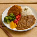 お子さま用 甘口カレー 焼き野菜とさつまいもコロッケ添え（ご飯なし）