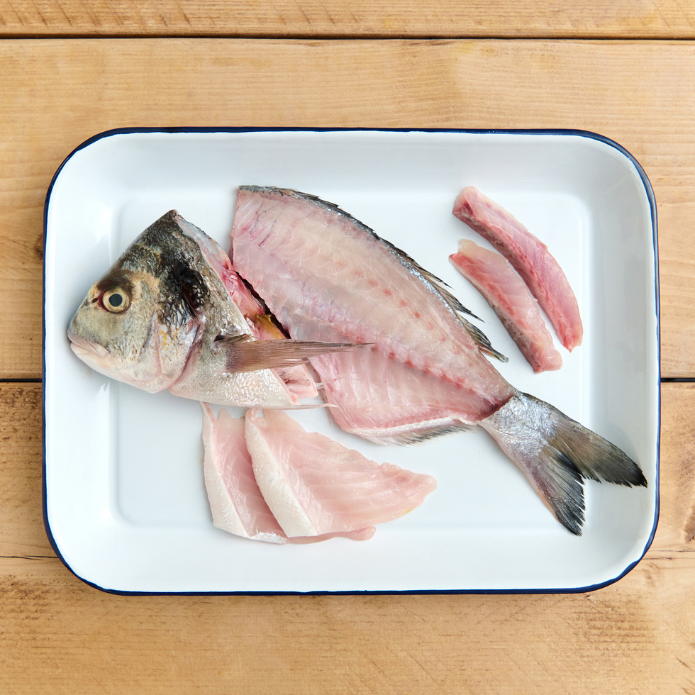 Sea Bream Head & Bones