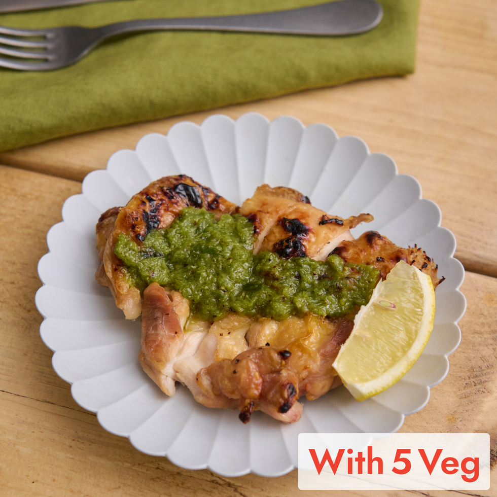 Grilled Chicken with Salt Lemon Sauce (+5 veg) 