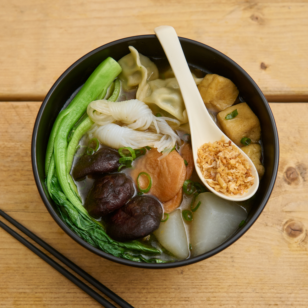 Hong Kong Style Vegetarian Cart Noodles (Thick Noodles) Serves 1
