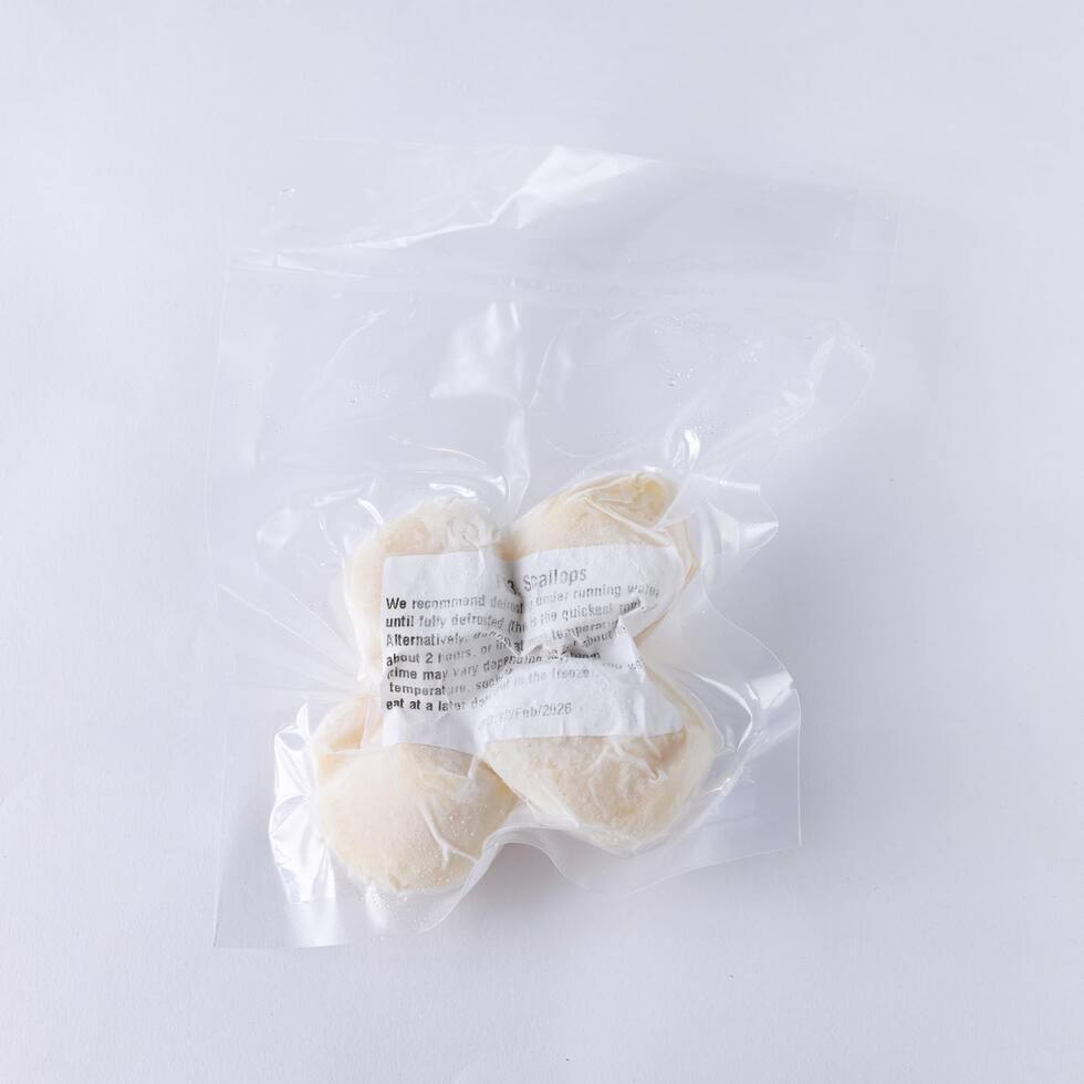 刺身用ホタテ 4-5個 90‐100g by Nobu Sakaguchi (15 years at a Michelin starred)