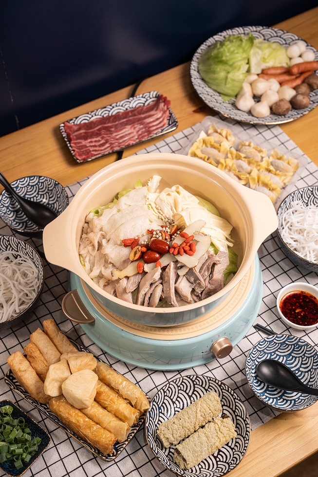 [Seasonal Limited] Yun Gui Chuan White Pepper Pig Stomach Bamboo Fungus Rice Noodles Hot Pot Kit 1400g