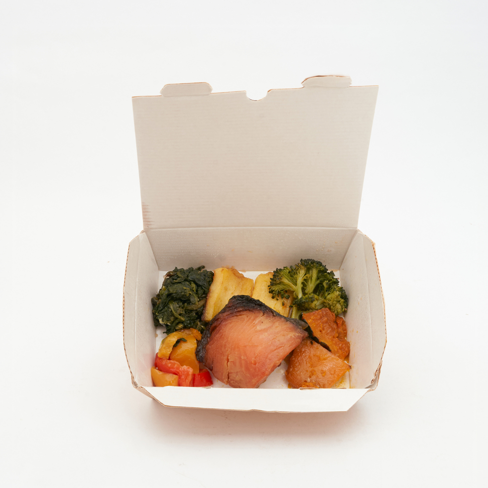 お子さま用 味噌漬け鮭の醤油焼き 卵焼きと蒸し野菜の胡麻ドレッシング和え