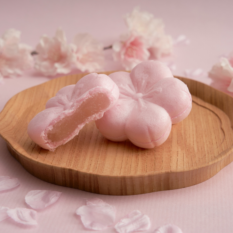 Kaneido Hanachitose Monaka Red Sakura (White Bean Paste)  1 pc <Seasonal Limited>