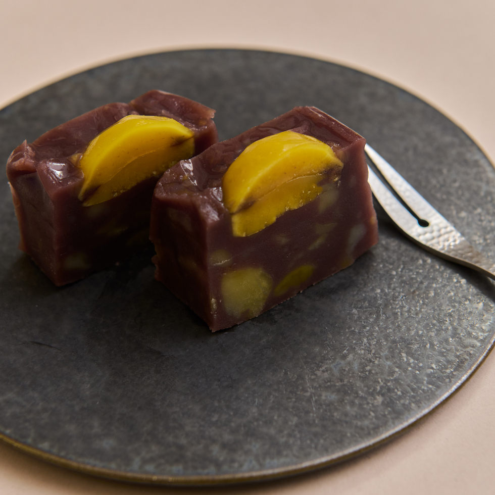 Kasho Fugetsu Chestnut Steamed Yokan (Small Size)