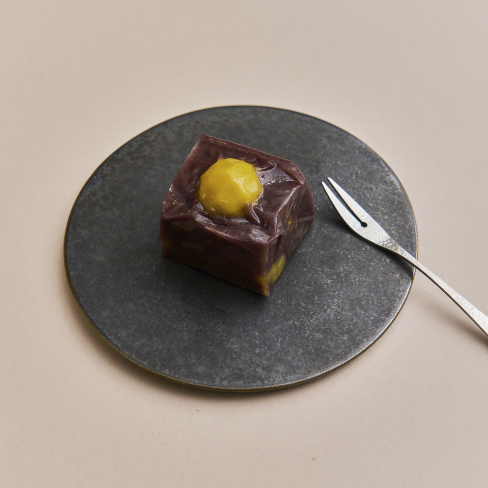 Kasho Fugetsu Chestnut Steamed Yokan (Small Size)