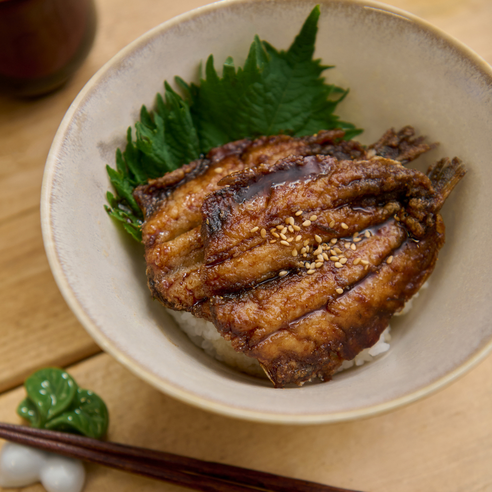 いわしの蒲焼 2枚 70-90g - 配送時、特にロンドン外では一部解凍されている可能性があります。