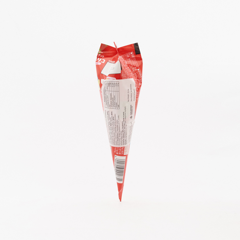 Glico Giant Caplico Strawberry Cone Chocolate Snack 35.4g