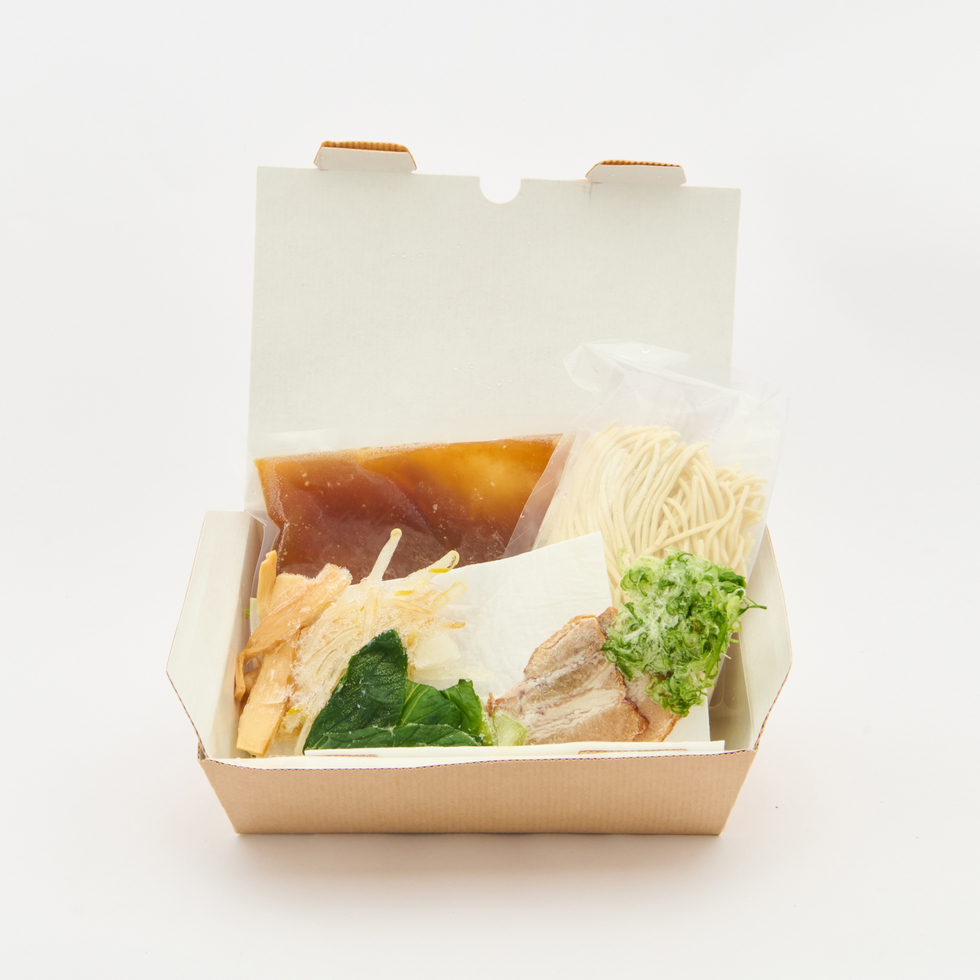 Monohon製日本産小麦麺を使用した焦がしにんにく醤油ラーメン