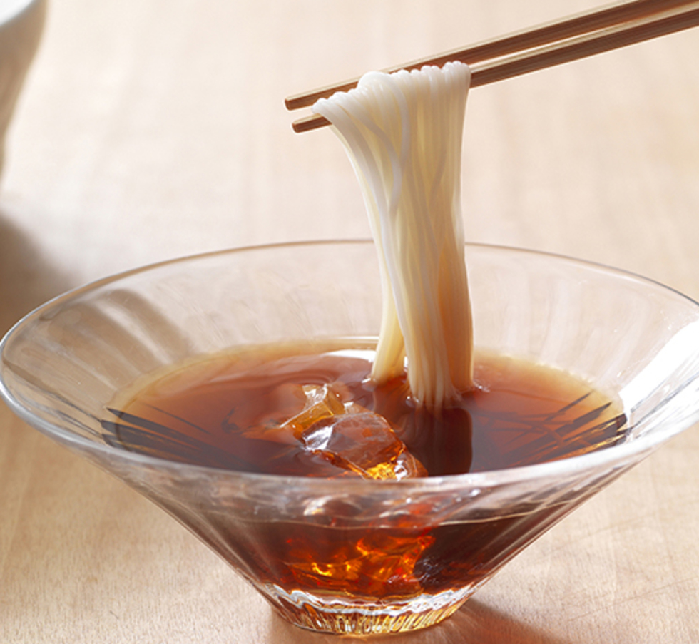 Ajino Hyoshiro GENEN ERO UMOOTE GOMENTSUYU (Less sodium concentrated tsuyu sauce) 360ml