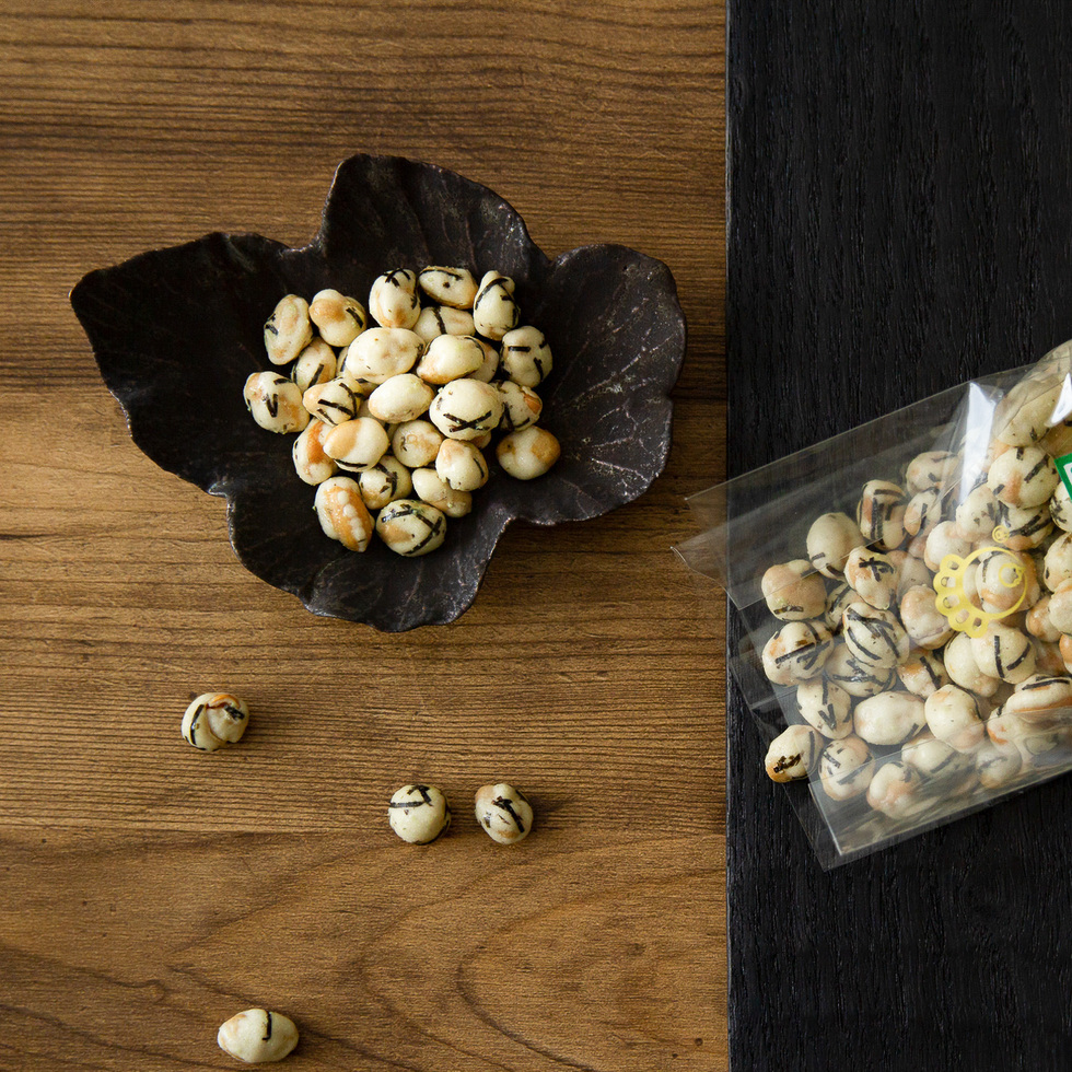 Mamegen Wasabi Daizu (Wasabi Soya Beans)