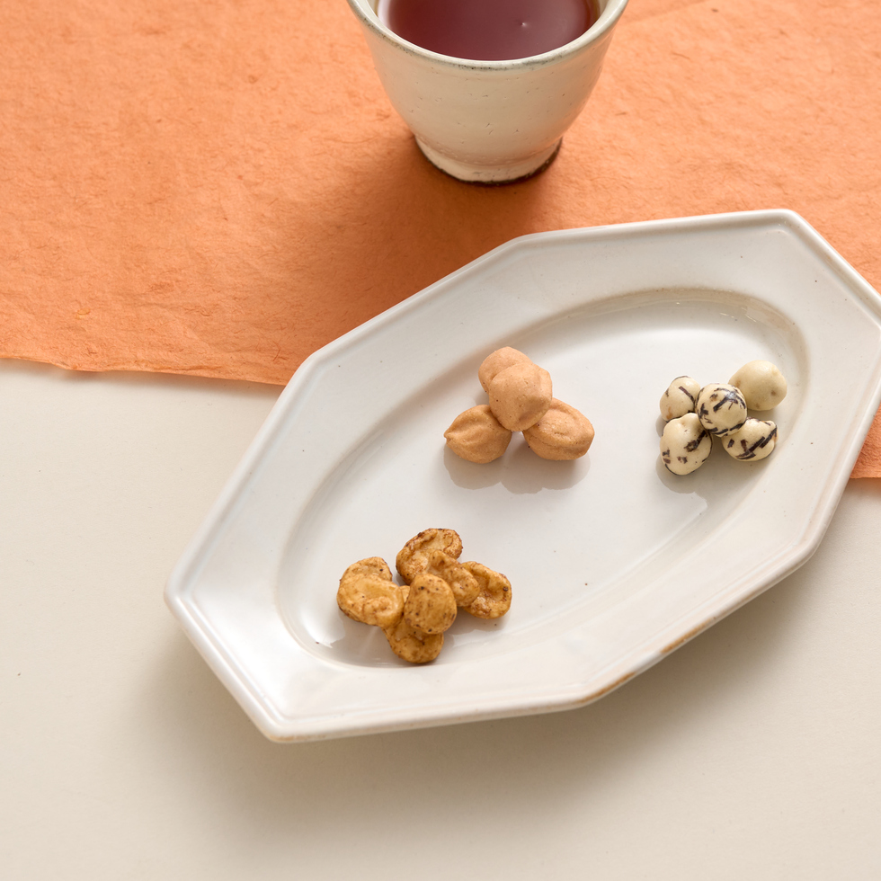 Mamegen Kurokosho Beans (Black Pepper Broad Beans)